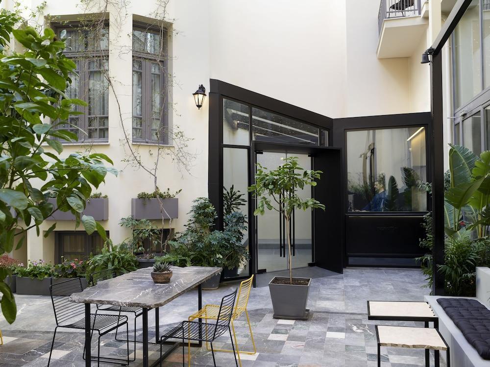 Innathens Apartahotel Atenas