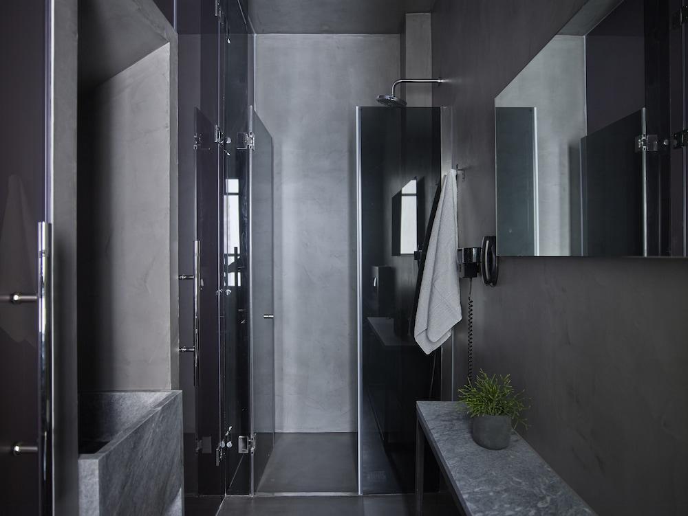 Innathens Apart Otel